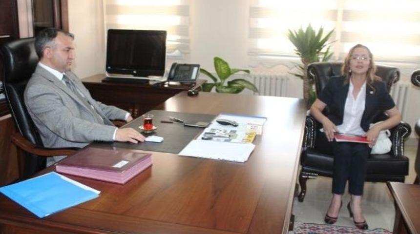 Depremde Hayatını Kaybeden &Ouml;ğretmenler İ&ccedil;in Anıt Talebi