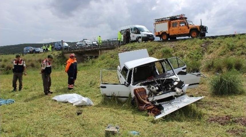 K&uuml;tahya'da Trafik Kazası: 1 &Ouml;l&uuml;, 5 Yaralı