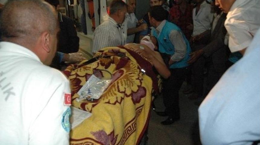 Adıyaman&rsquo;da Ticari Ara&ccedil; U&ccedil;uruma Yuvarlandı: 4 &Ouml;l&uuml;, 5 Yaralı