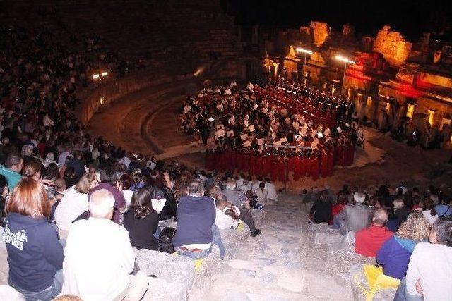 Antik Kentin Büyülü Atmosferinde Muhteşem Konser