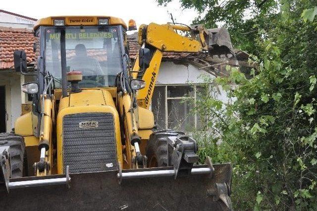 Deşifre Edilen Tinerci Yuvaları Yıkıldı