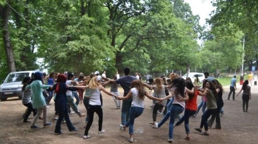 &Uuml;niversite &Ouml;ğrencileri Eğlendi