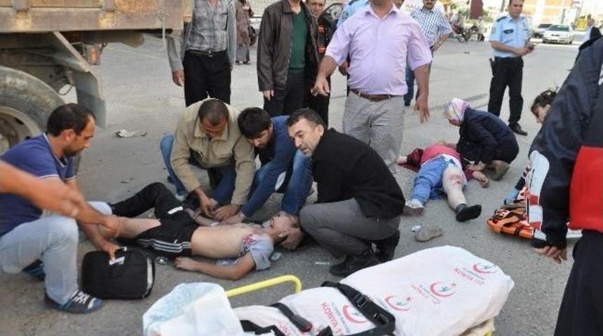 Motosikletli Çocuklar Kamyonun Altına Girdi