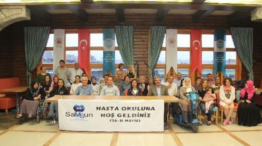 Ms Hastaları Hem Tatil Yaptı Hem De Hastalıklarını &Ouml;ğrendi