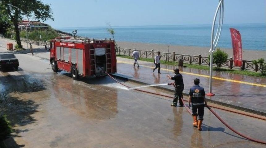 Ak&ccedil;akoca İtfaiyesinden Yaz Temizliği