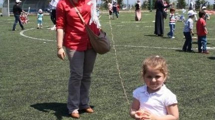 Anaokulu Öğrencilerinden Çok Velileri Eğlendi