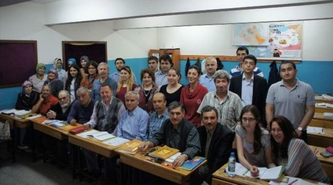 Osmanlının Torunları Osmanlıcayı İzmir&rsquo;de &Ouml;ğreniyor