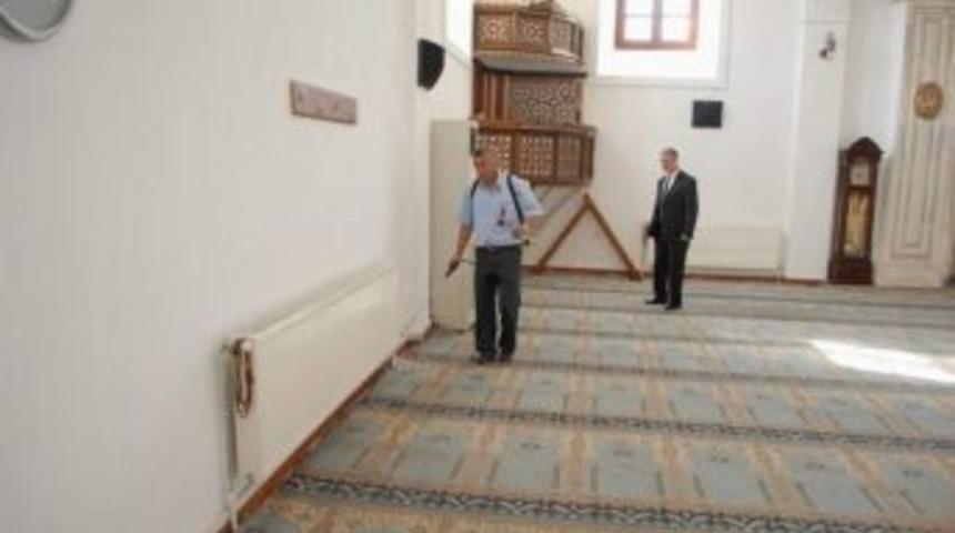 Bolvadin&rsquo;de Camiler İla&ccedil;landı