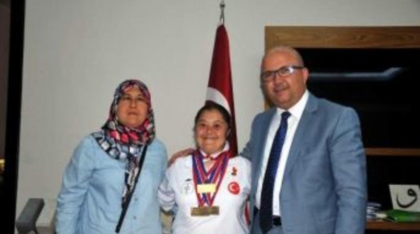 Başkan &Ccedil;oban, Milli Sporcu Yılmaz'ı Ağırladı