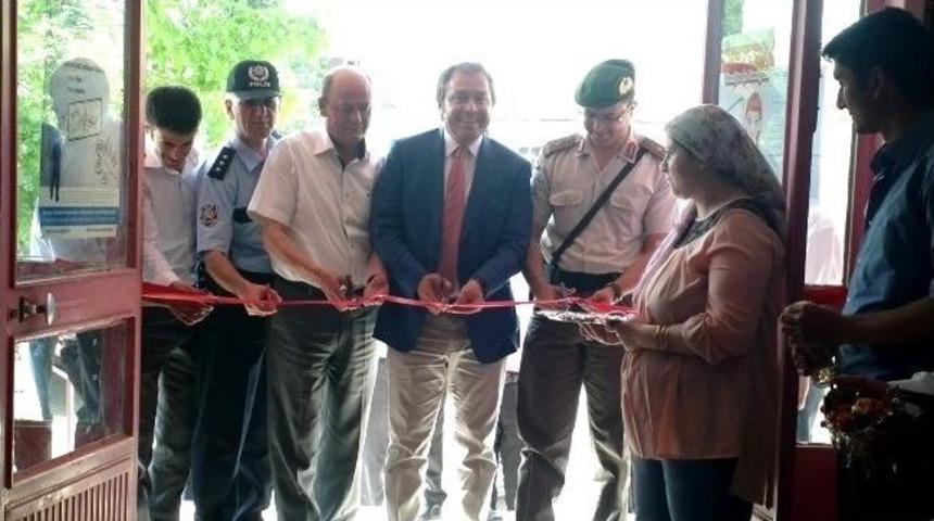 Selendi Halk Eğitim Merkezi'nin Yılsonu Sergisi Açıldı