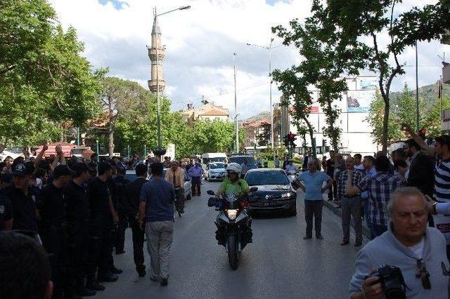 Isparta'da Feyzioğlu Protesto Edildi