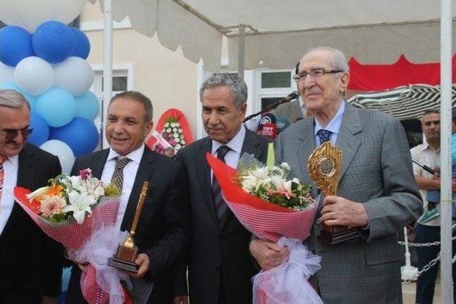 Başbakan Yardımcısı Arınç, Gemlik'te İmam Hatip Lisesi Açtı