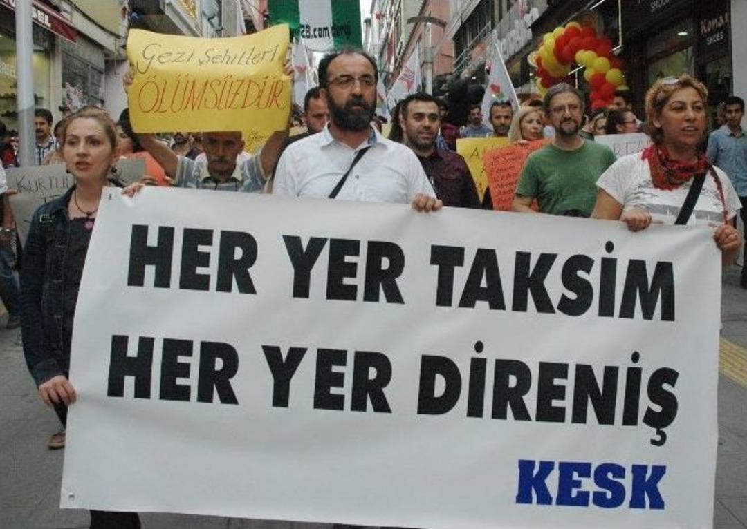 Giresun&rsquo;da Yağmur Altında &ldquo;gezi Parkı&rdquo; Eylemi