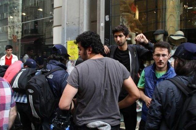 İstiklal Caddesi'nde Gözaltı Arbedesi