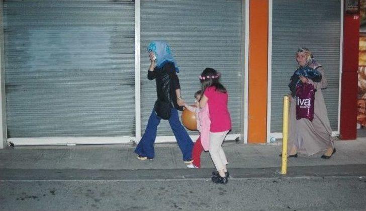 Gelin-damat Ve Davetliler Eylemin Ortasında Kaldı G2