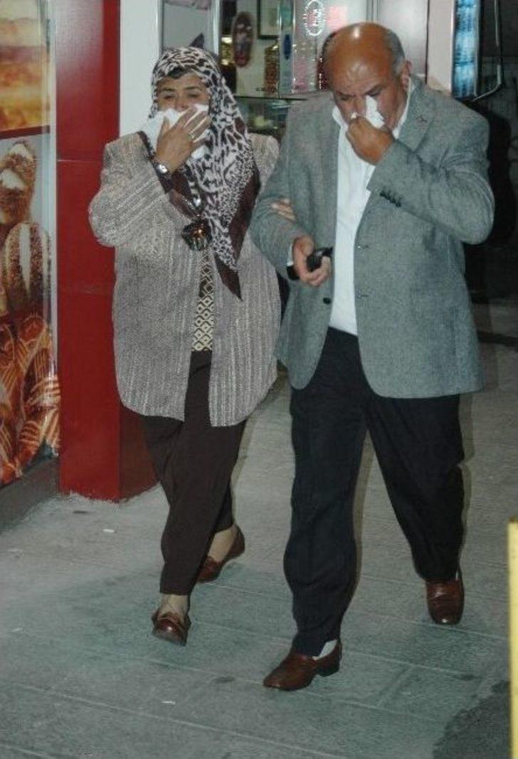 Gelin-damat Ve Davetliler Eylemin Ortasında Kaldı G3