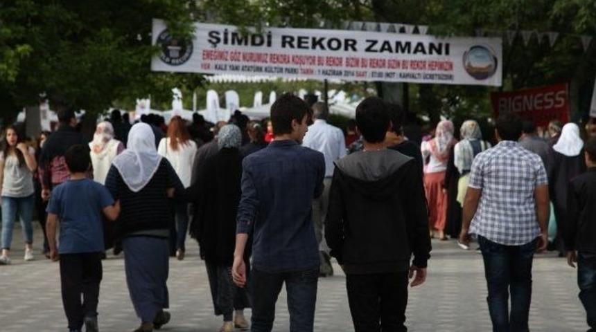 'd&uuml;nyanın En Kalabalık Kahvaltı Sofrası' Rekor Denemesine Doğru