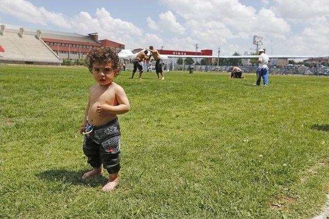 Sincan Er Meydanının Başpehlivanı Ünal Karaman Oldu