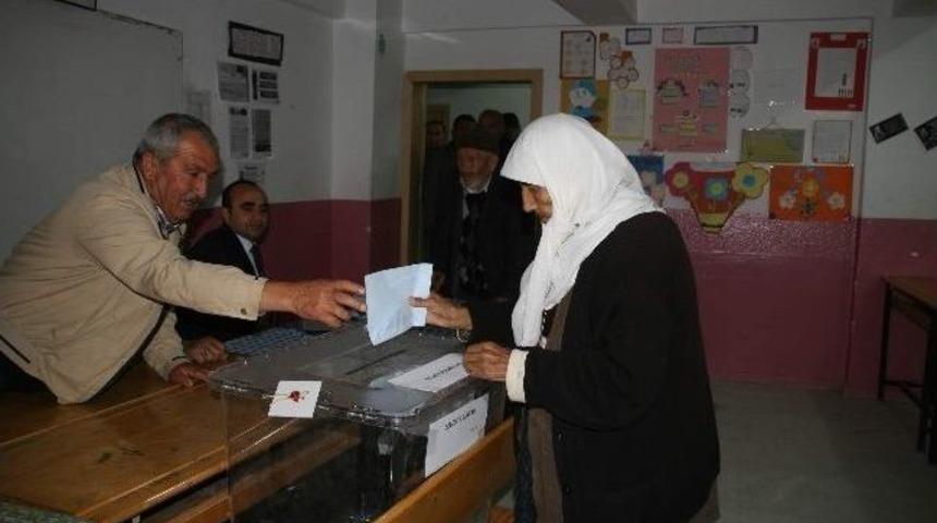 Yozgat'ın Eymir Beldesinde Se&ccedil;im Başladı