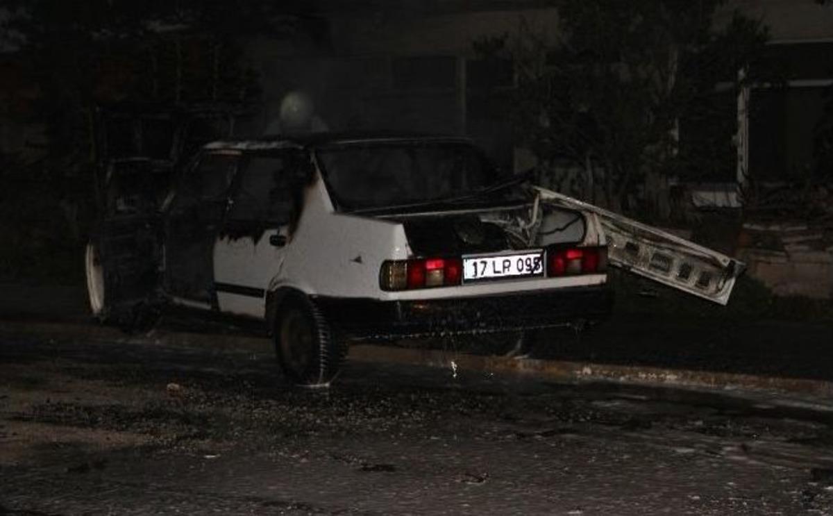 &Ccedil;an&rsquo;da Seyir Halindeki Lpg&rsquo;li Ara&ccedil; Alev Alev Yandı