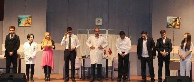 Erzurum Şehir Tiyatrosu &ldquo;her Telden Kabare &ldquo; Adlı Oyunu Erzurum Devlet Tiyatroları Salonunda Sahneledi 1