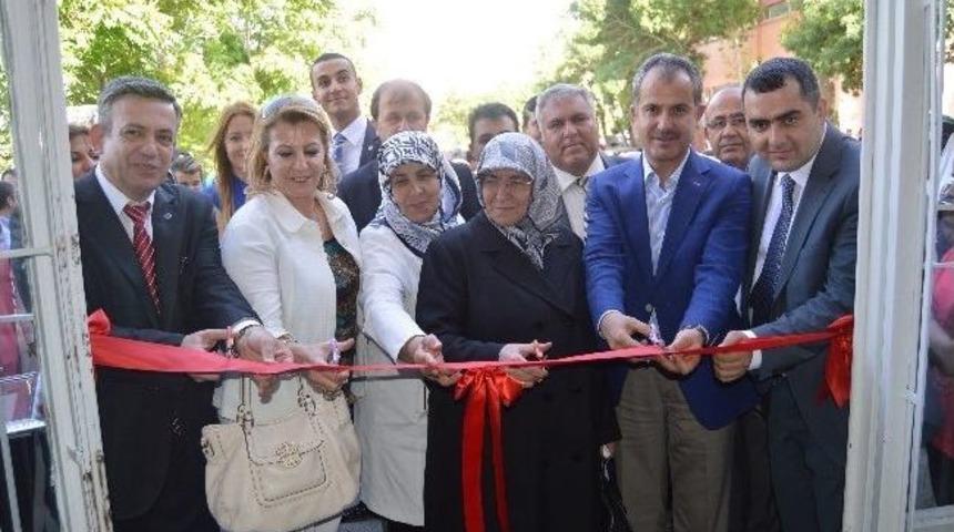 Besni Kız Meslek Lisesinde Yıl Sonu Sergisi A&ccedil;ıldı