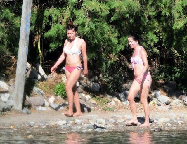 Nurg&uuml;l Yeşil&ccedil;ay Deniz Sezonunu A&ccedil;tı 3