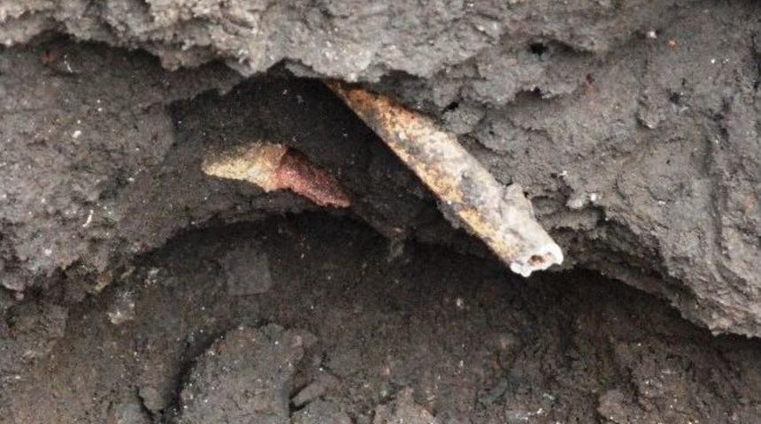 Yol &Ccedil;alışmalarında &Ccedil;ıkan Kemikler Mezarlığa Defnedildi