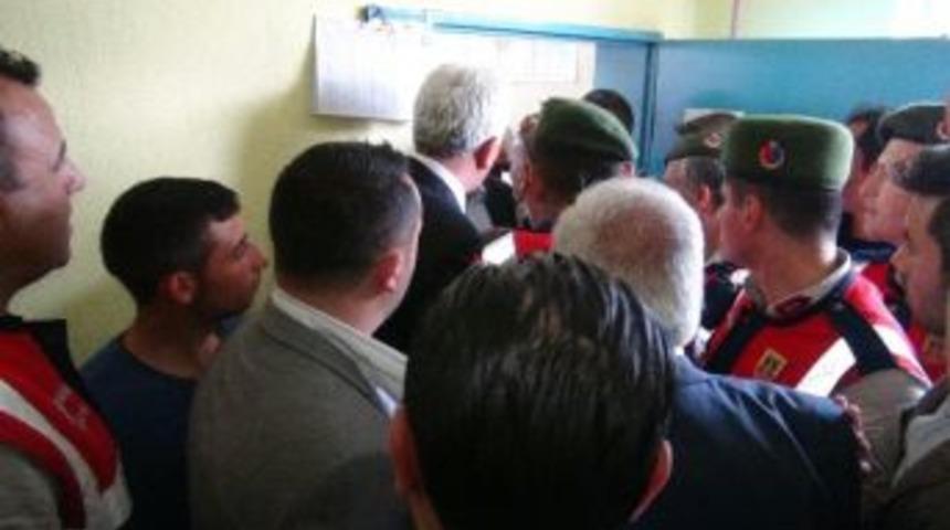 G&ouml;m&uuml; Se&ccedil;imlerinde Gerginlik