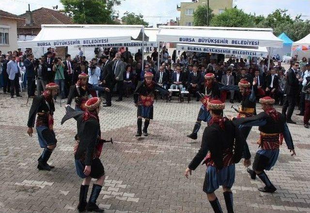 Arınç, Leylek Şenliğine Katıldı