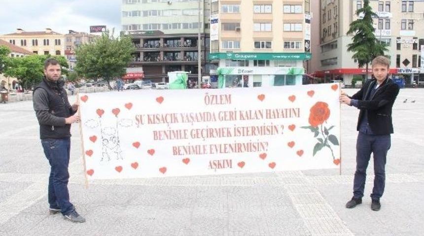 Samsun'da Pankartlı Evlenme Teklifi