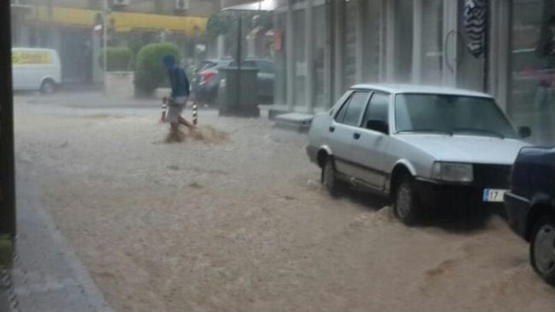 &Ccedil;anakkale&rsquo;de Sağanak Yağış