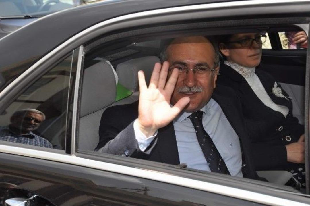 Vali Savaş Manisa&rsquo;ya Veda Etti