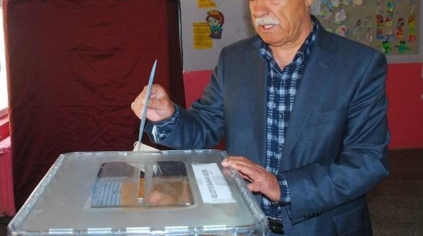 G&uuml;roymak'ta Belediye Başkan Adayları Oylarını Kullandılar