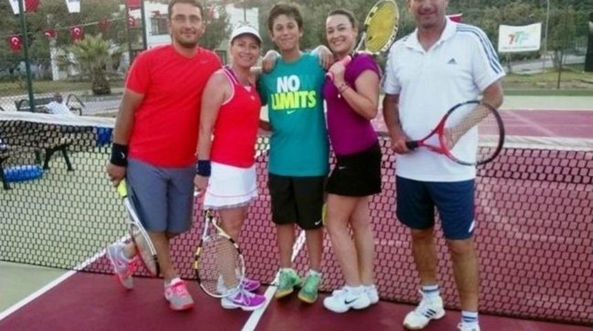 Edremit'te Tenis Heyecanı Devam Ediyor