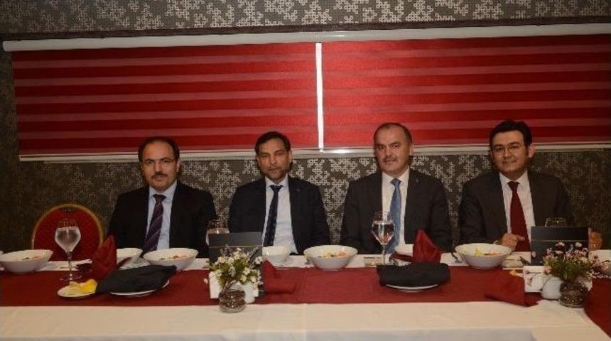 Enver'den Pamukkale Belediye Başkanı&rsquo;na &Uuml;yelik Rozeti