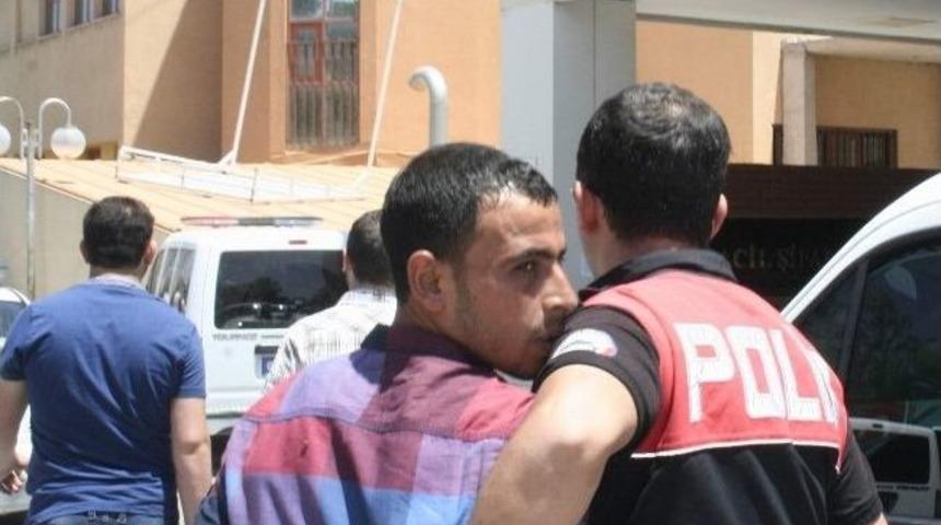 Kapka&ccedil;&ccedil;ı Ka&ccedil;amadan Yakalandı