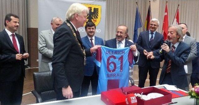 Trabzon İle Dortmund Kardeş Oldu 1
