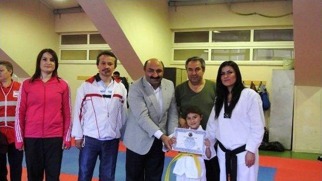 Arı Gençlik Spor Kulübü İlk Kuşak Sınavını Yaptı