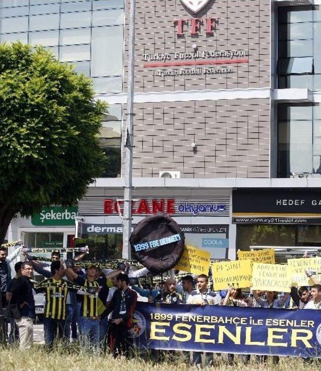 Fenerbahçeli Taraftarlar’dan Tff Çıkartması