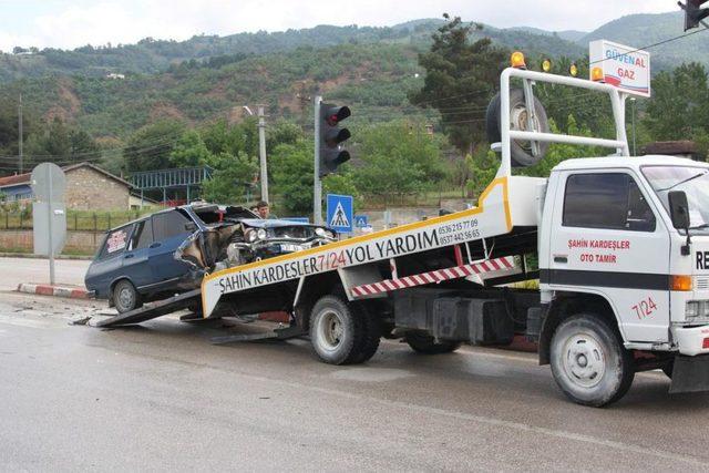 Tokat'ta Trafik Kazası: 2 Yaralı