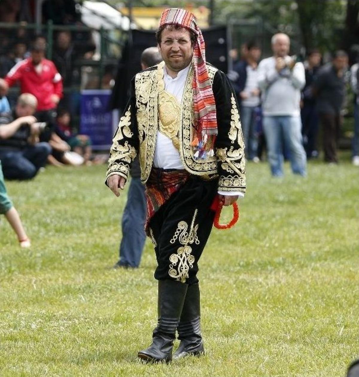 Tarihi Edirne Kırkpınar G&uuml;reşleri&rsquo;nin Provası Kağtıhane&rsquo;de Yapıldı