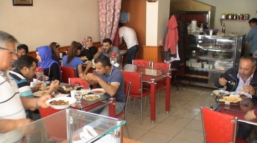 A&ccedil;ık Lise Sınavı Doğanşehir Esnafının Y&uuml;z&uuml;n&uuml; G&uuml;ld&uuml;rd&uuml;