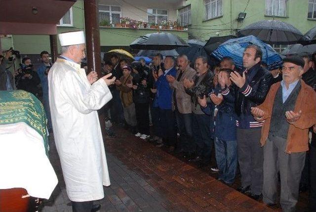 Yeğeninin Çarptığı Amca Son Yolculuğuna Uğurlandı