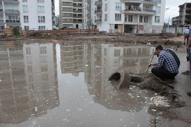 Bursa’da Ev Ve İş Yerlerini Su Bastı 2