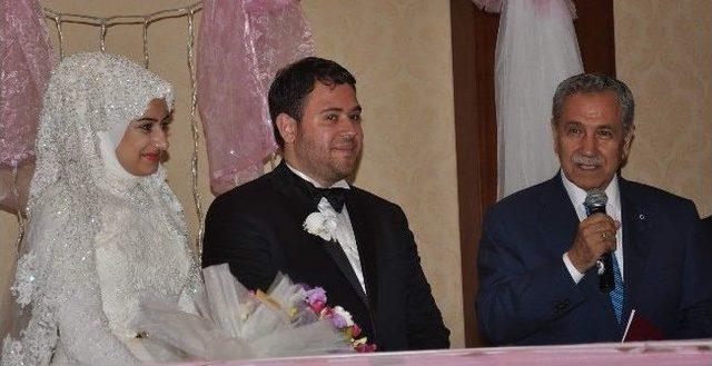 Nikah Şahitleri Arınç Oldu