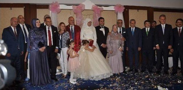 Nikah Şahitleri Arınç Oldu