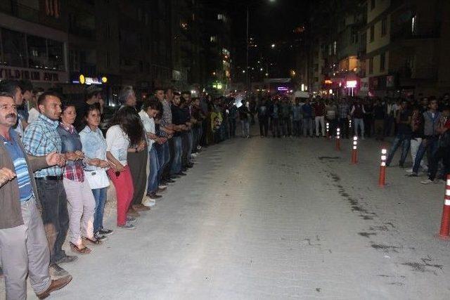 Hakkari’de Seçim Kutlaması