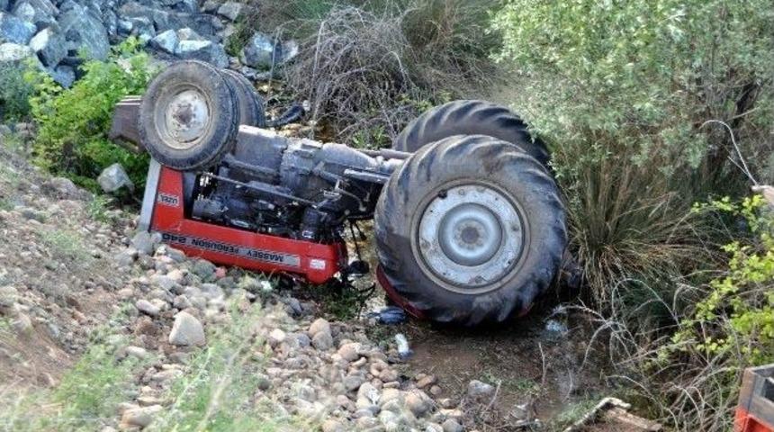 Trakt&ouml;r Devrildi: 1 Yaralı