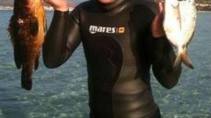 Teknenin &Ccedil;arptığı Gen&ccedil; Adam Hastanede &Ouml;ld&uuml;